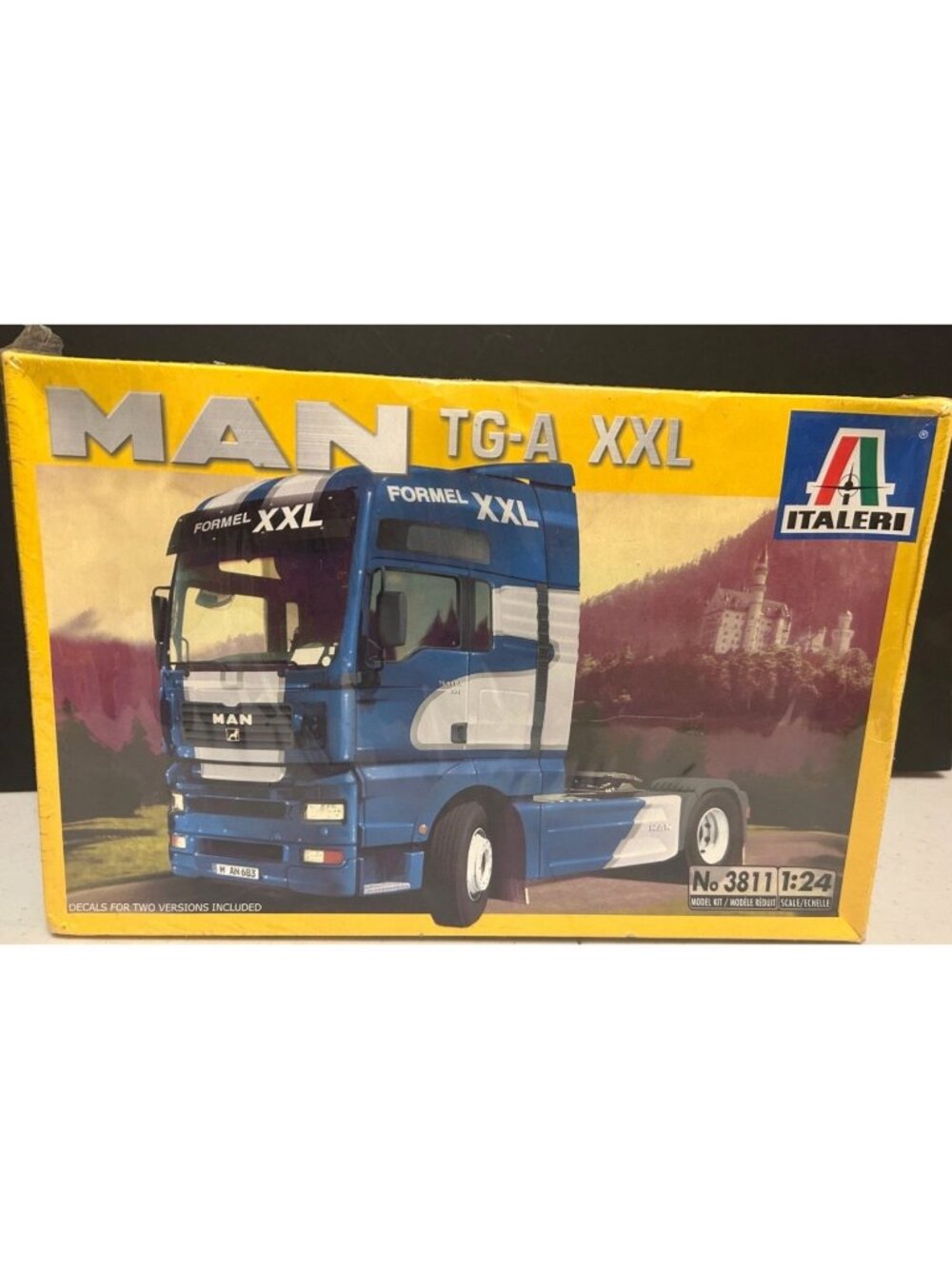 Vintage MAN TG-A Formel XXL 1:24 Scale Truck Model Kit By Italeri Decals RARE